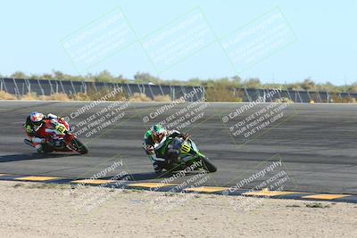 media/Nov-17-2024-CVMA (Sun) [[1fec520723]]/Race 11-Amateur Supersport Open/